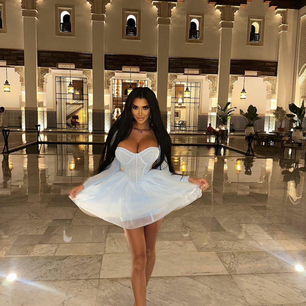 chloe.khan_374683227_18386333185037076_1275951156581481052_n