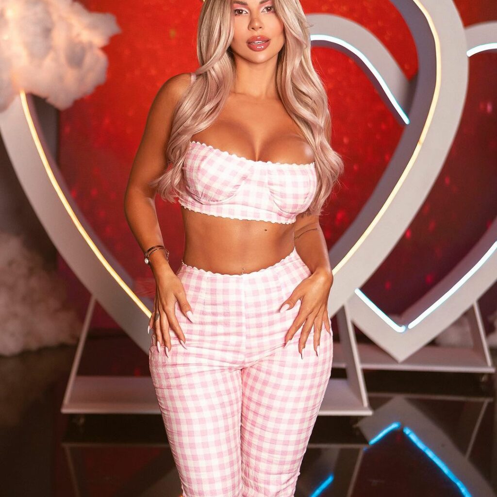 luanavjollca_376419008_18388213717032875_7611827731291556743_n