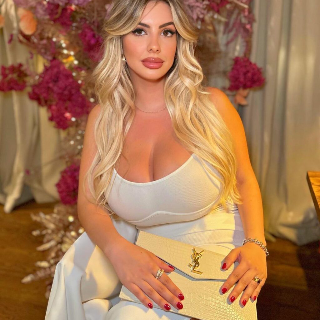 lali957_1693762062_3183829400138607444_312876774