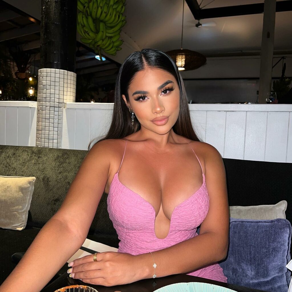 maria_perezxox_1691967502_3168775540572696236_1282952732