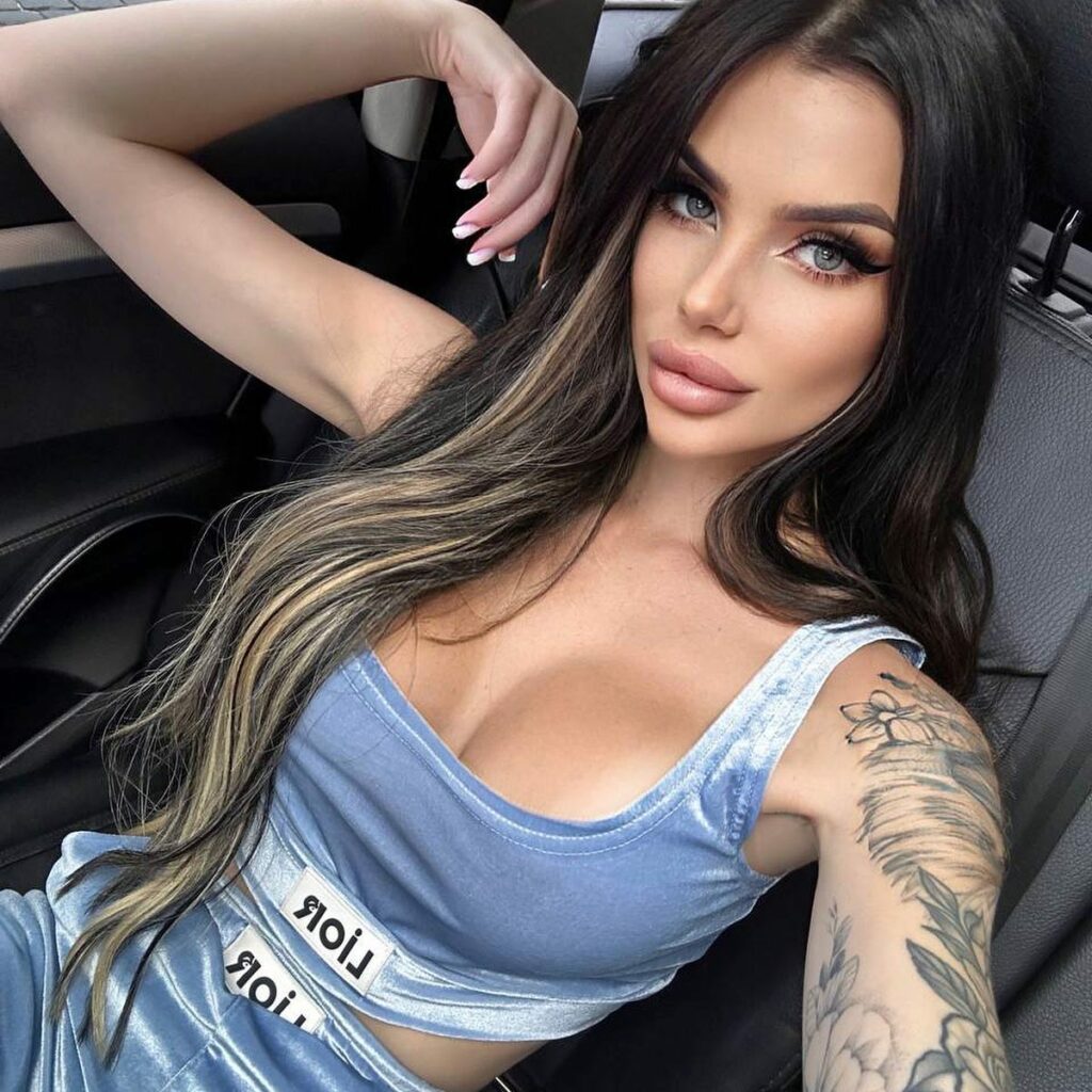 my_michelleee__1692077307_3169696647502516081_56379210190