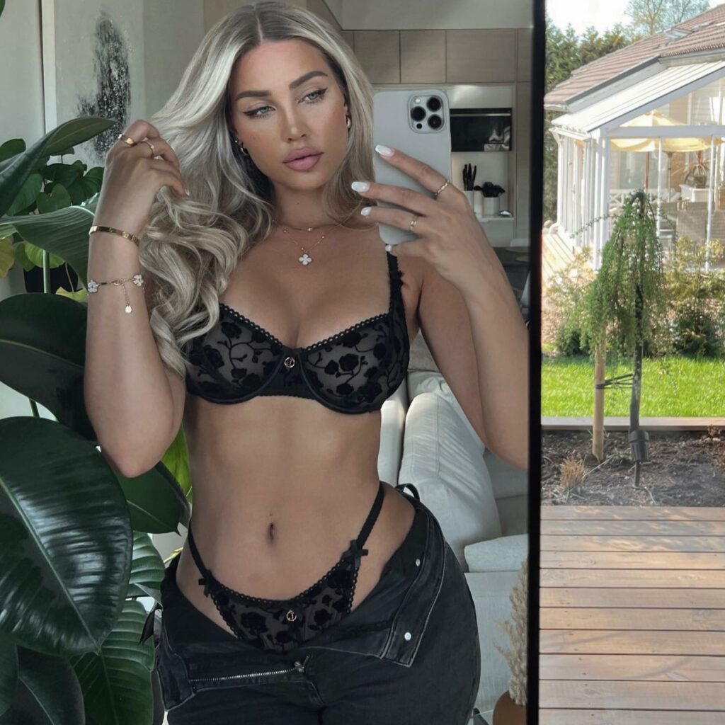 rosamariaryyti_1692885623_3176477293014309781_345765564