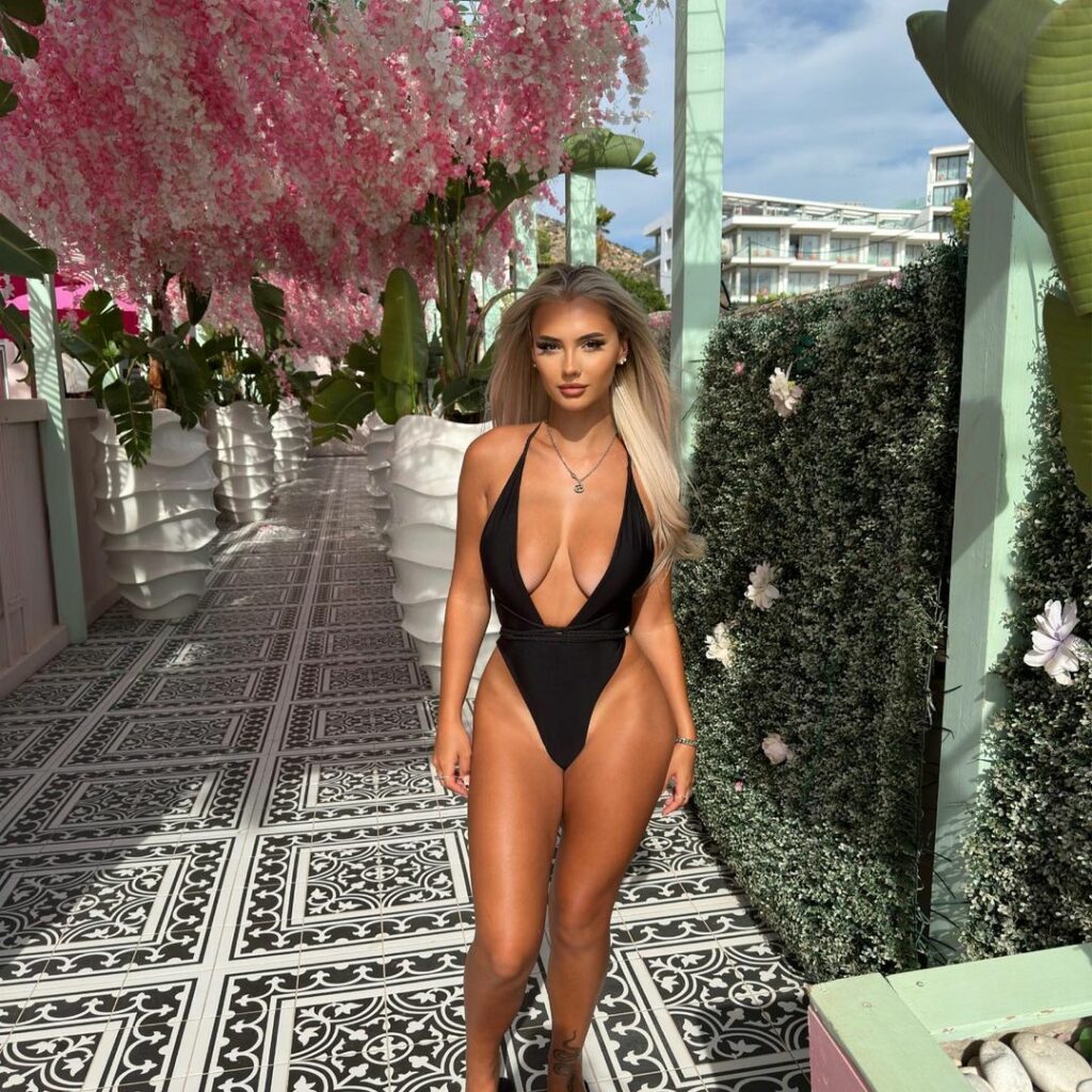 xabbiexhallx_1695308417_3196801165911401778_6353261398