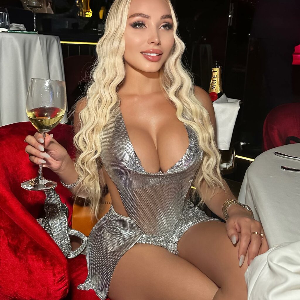 daniellachavezofficial_1696206128_3204331714683068916_238109752